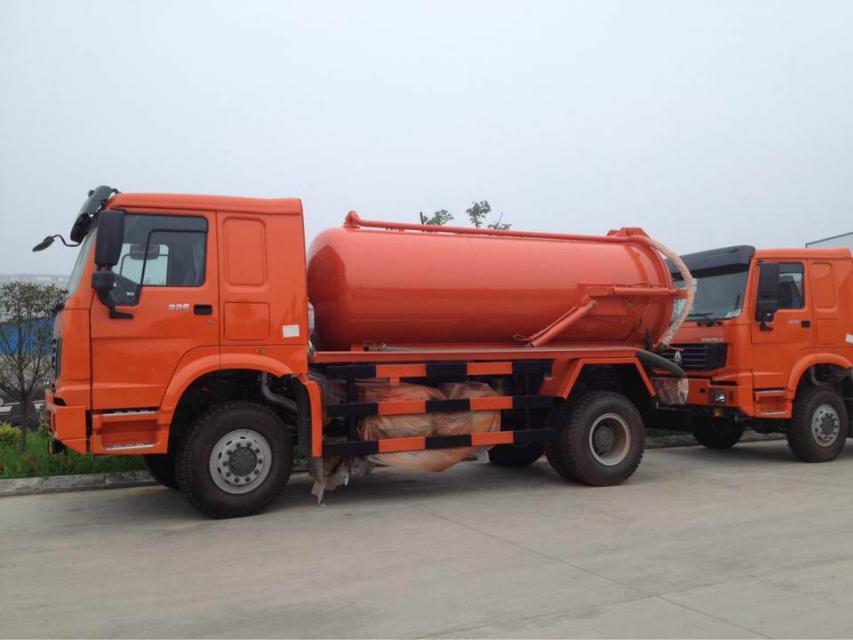 重汽吸污車(chē) 重汽吸污車(chē)