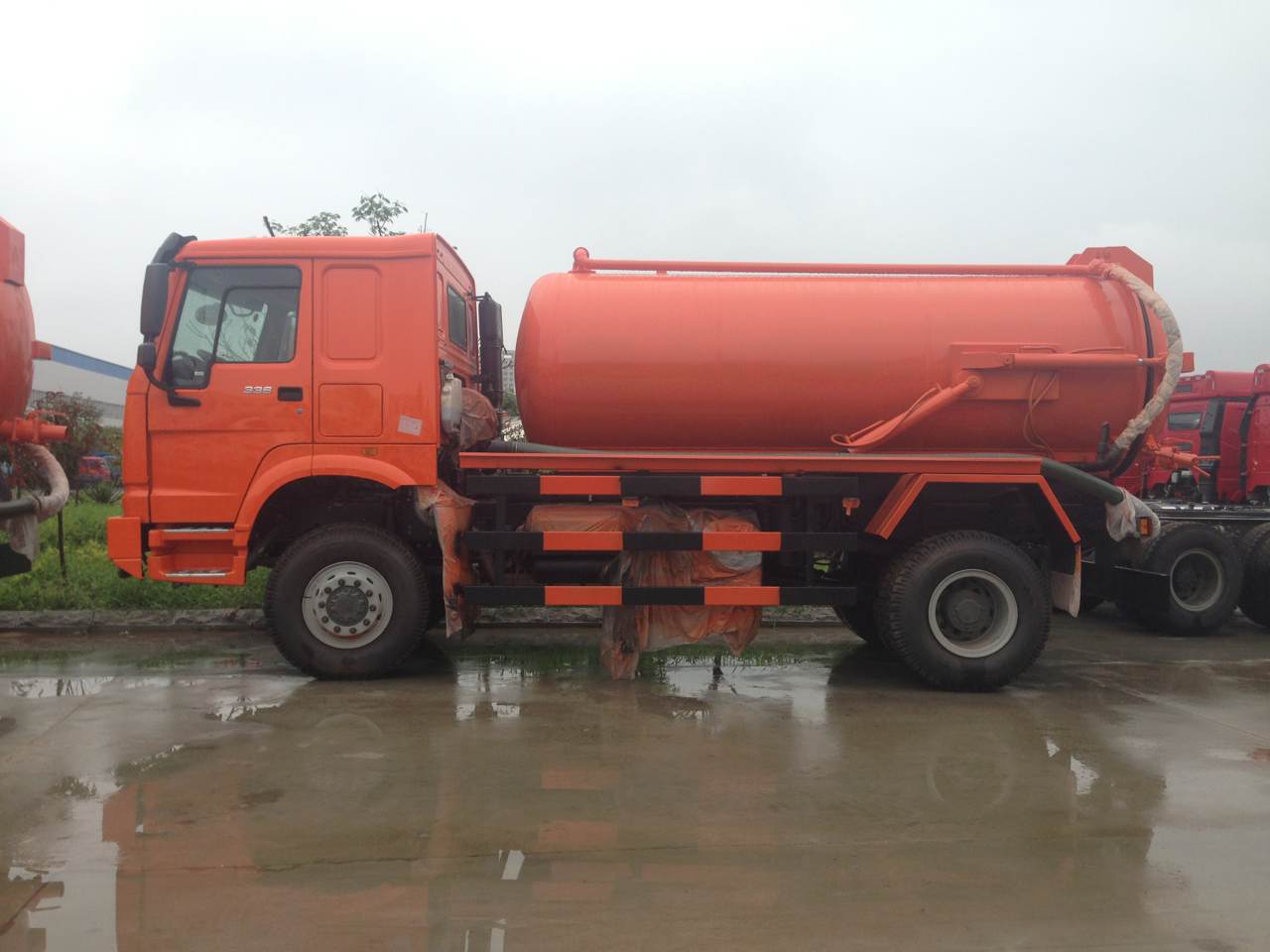 重汽吸污車(chē) 重汽吸污車(chē)