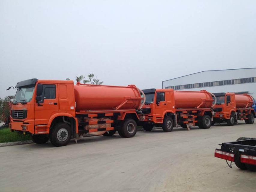 重汽吸污車(chē) 重汽吸污車(chē)